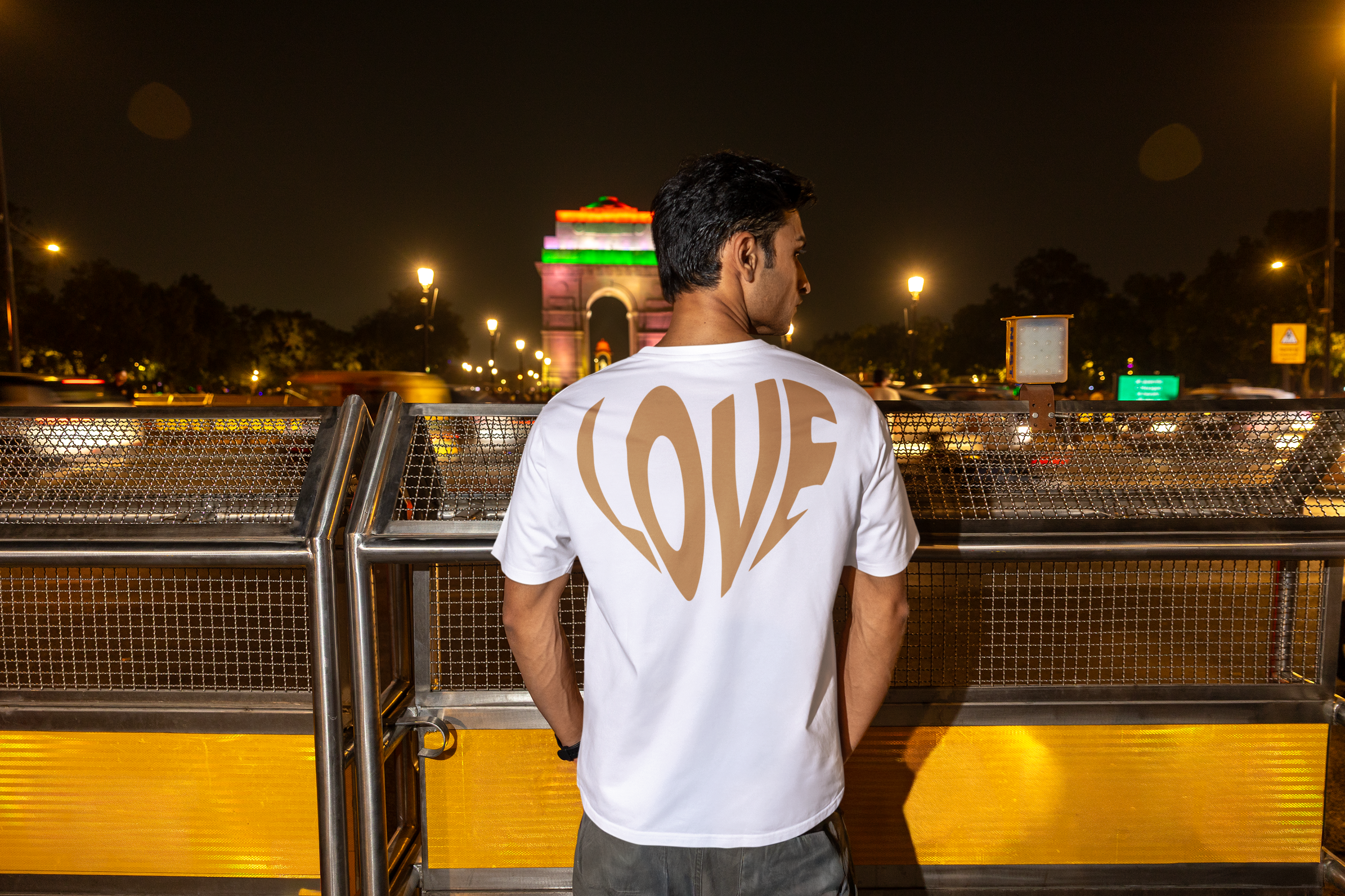 Oversized T-Shirt Love Edition Gold