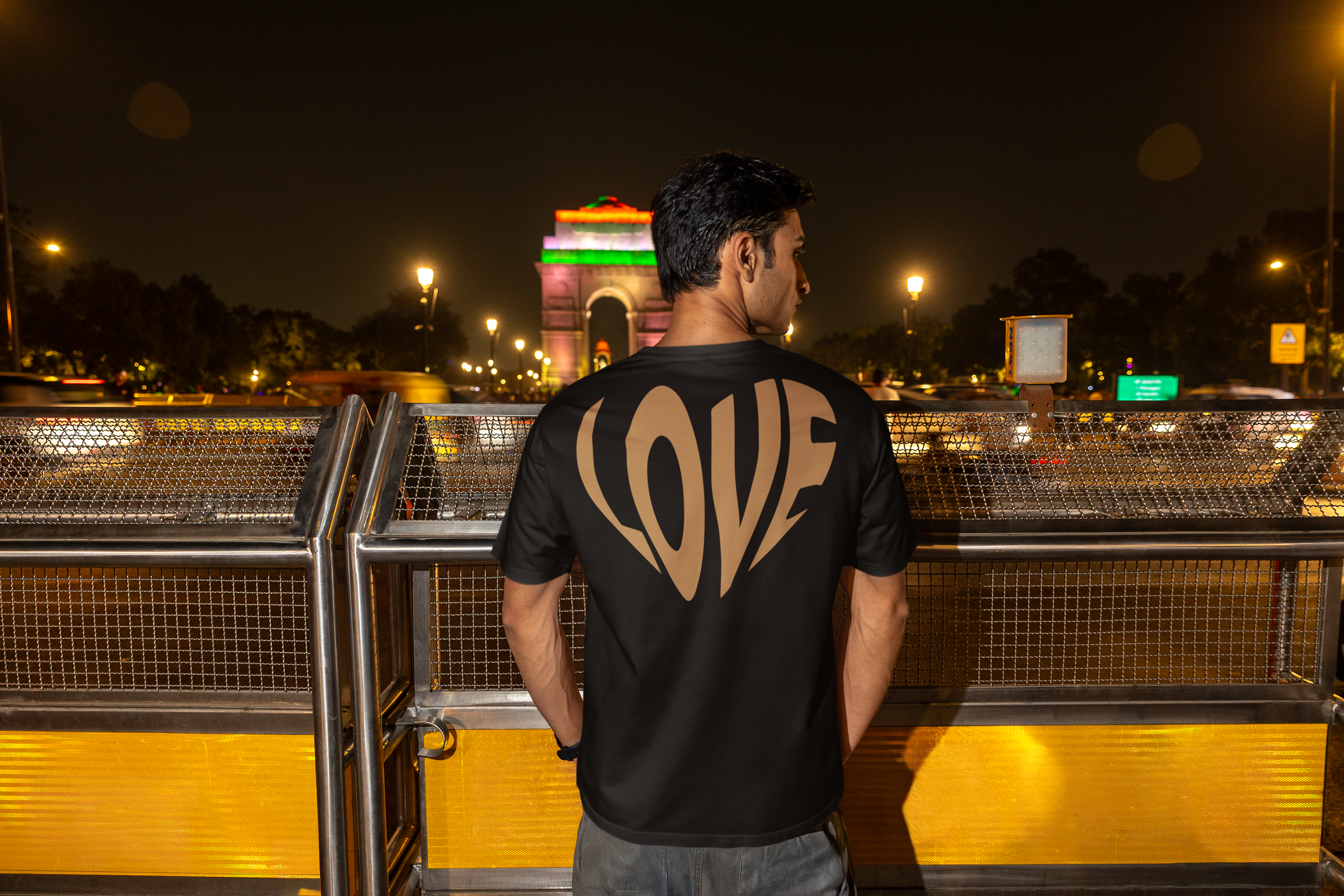 Oversized T-Shirt Love Edition Gold